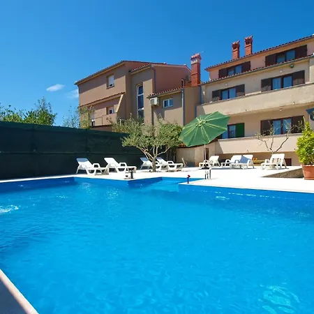 Mit Privatpool Fuer 8 Personen Ca 180 Qm In Pula, Istrien Istrische Riviera Ferienhaus
