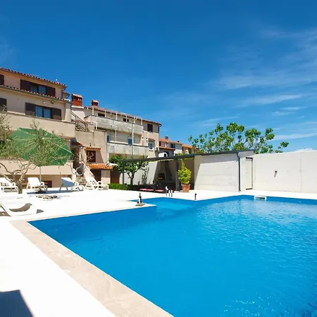 Mit Privatpool Fuer 8 Personen Ca 180 Qm In Pula, Istrien Istrische Riviera Ferienhaus Pula