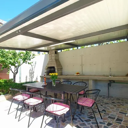 Mit Privatpool Fuer 8 Personen Ca 180 Qm In Pula, Istrien Istrische Riviera Ferienhaus